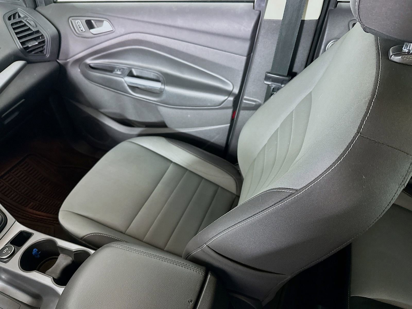 Used 2016 Ford Escape SE w/ Equipment Group 201A image 22