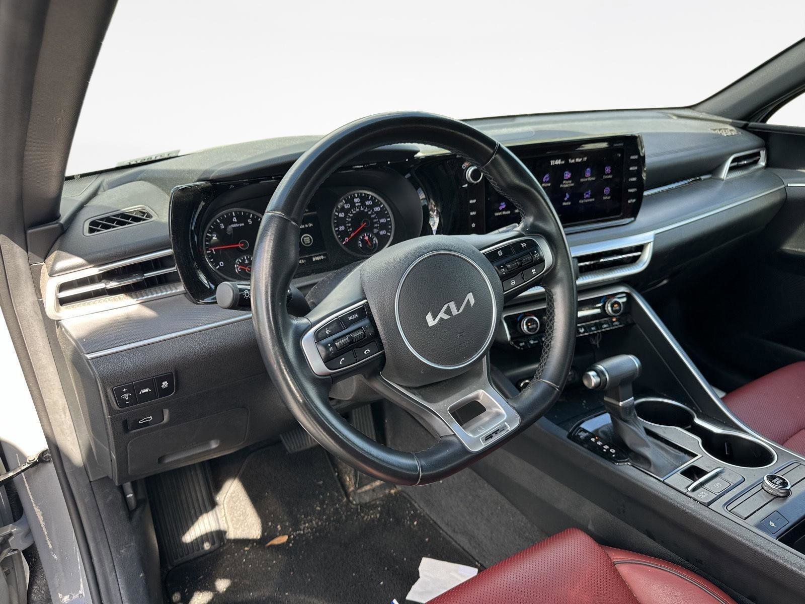 Used 2023 Kia K5 GT-Line image 11