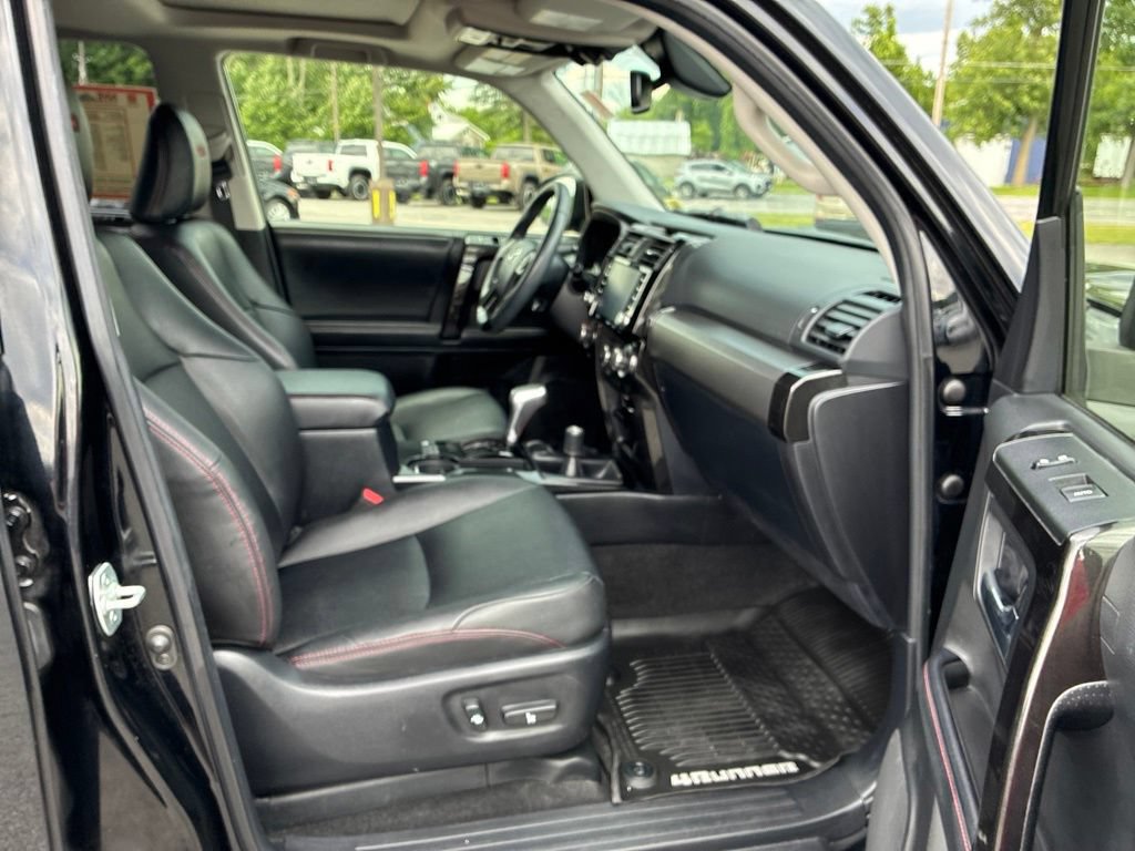 Used 2020 Toyota 4Runner TRD Off-Road Premium w/ Moonroof Package AWD/4WD image 34