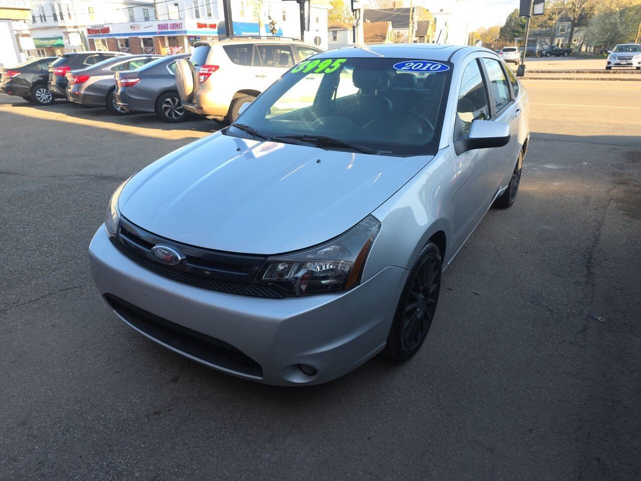 Used 2010 Ford Focus SES FWD image 4