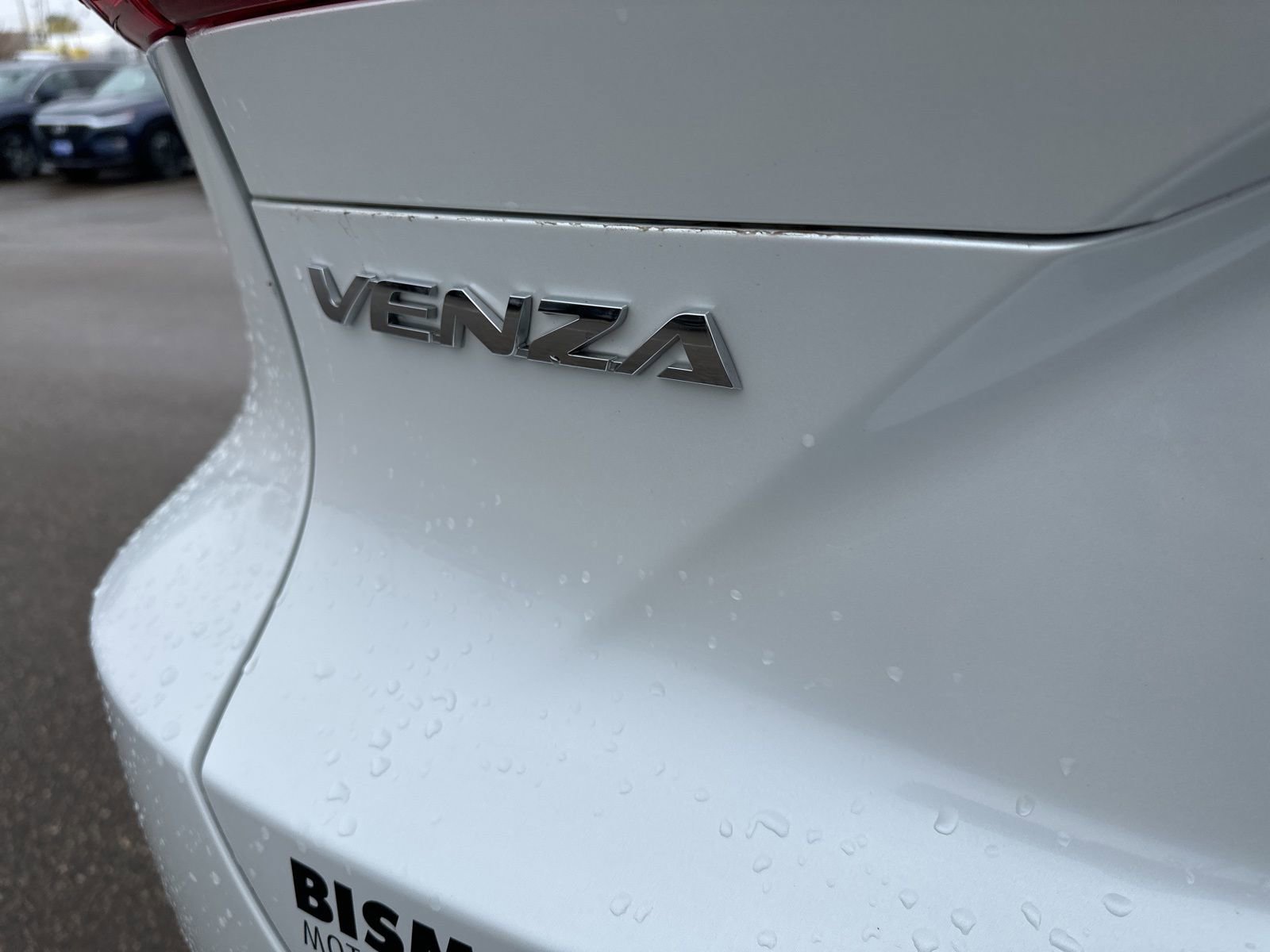 Used 2023 Toyota Venza XLE AWD/4WD image 6