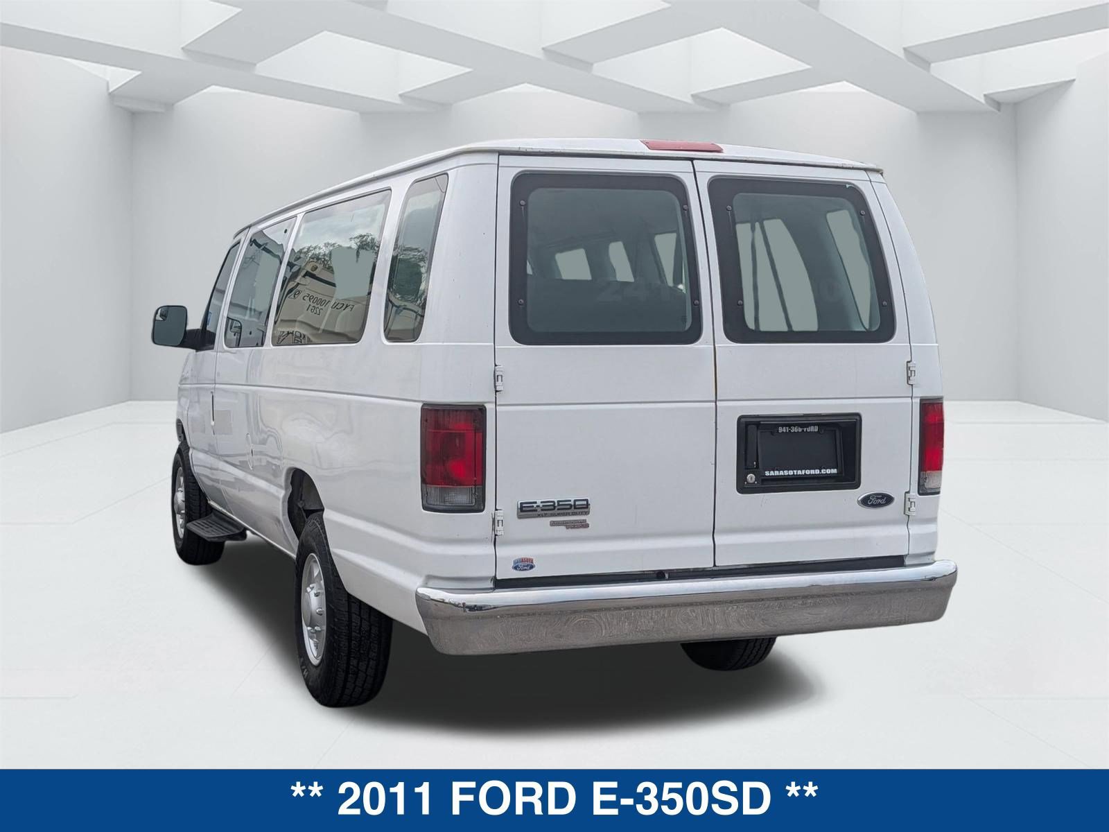 Used 2011 Ford E-350 and Econoline 350 XLT image 6