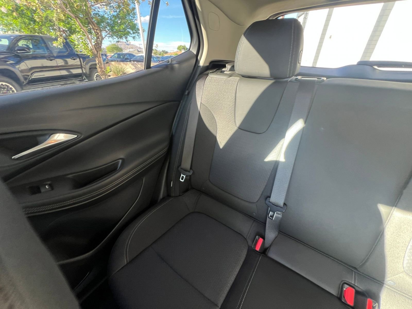 Used 2025 Buick Encore GX Preferred image 39