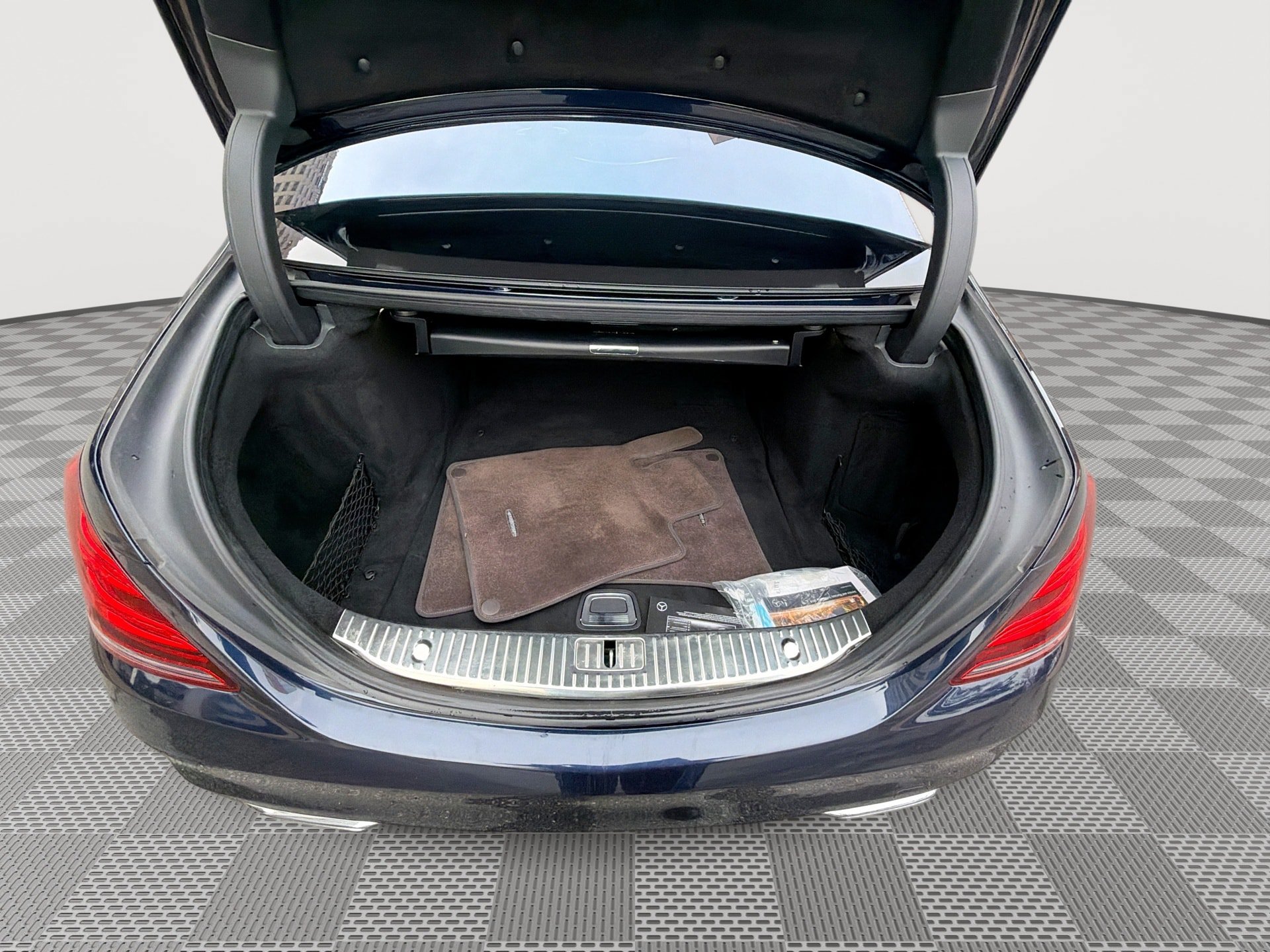 Used 2019 Mercedes-Benz S 560 Sedan image 22