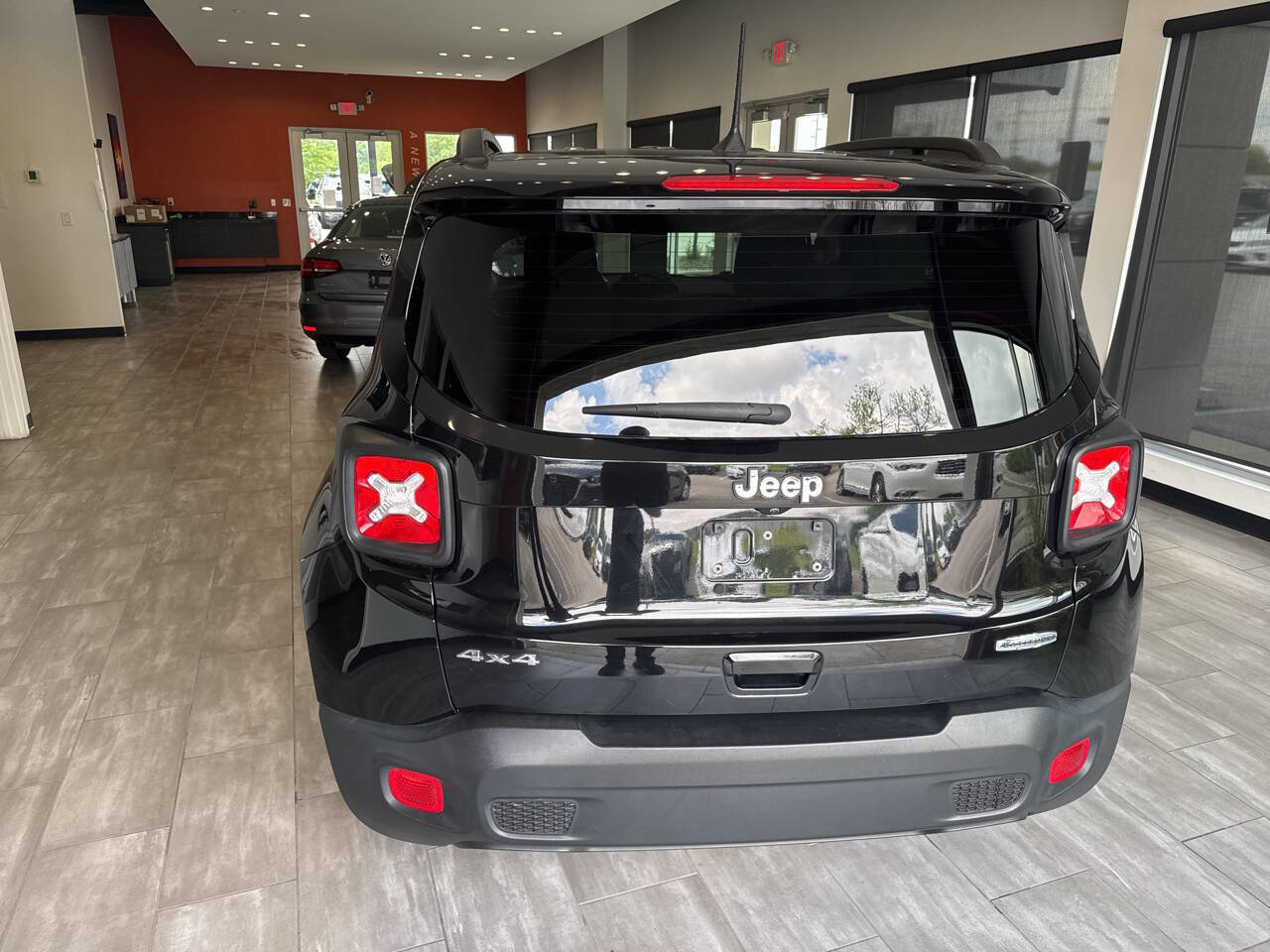 Used 2021 Jeep Renegade Latitude image 11