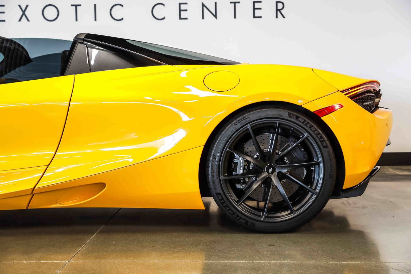 Used 2022 McLaren 720S Performance RWD image 22