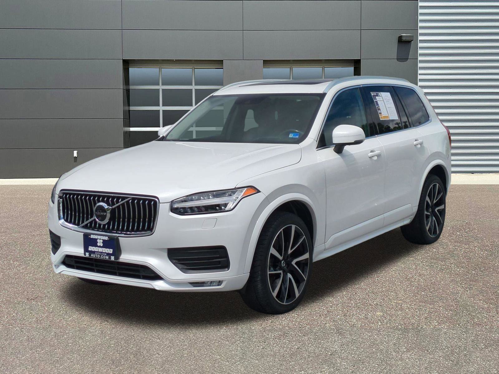 Used 2021 Volvo XC90 T6 Momentum AWD/4WD image 3