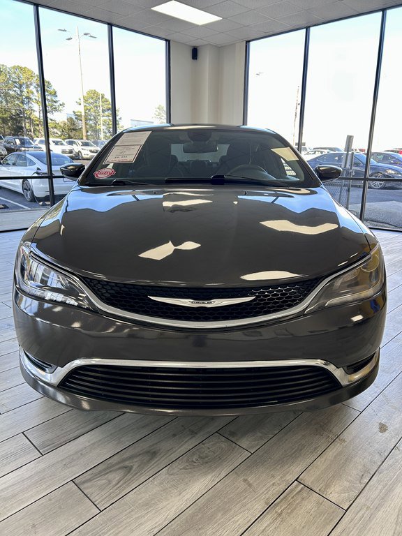Used 2015 Chrysler 200 Limited FWD image 2