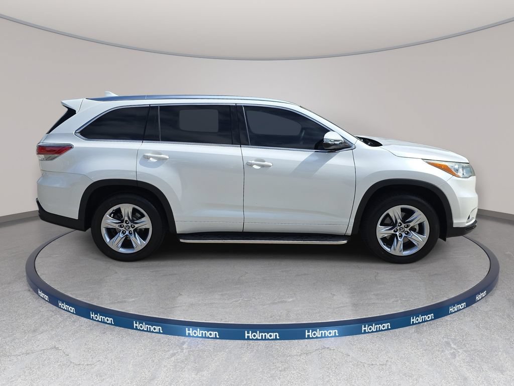 Used 2016 Toyota Highlander Limited w/ Preferred Accessory Package FWD image 5