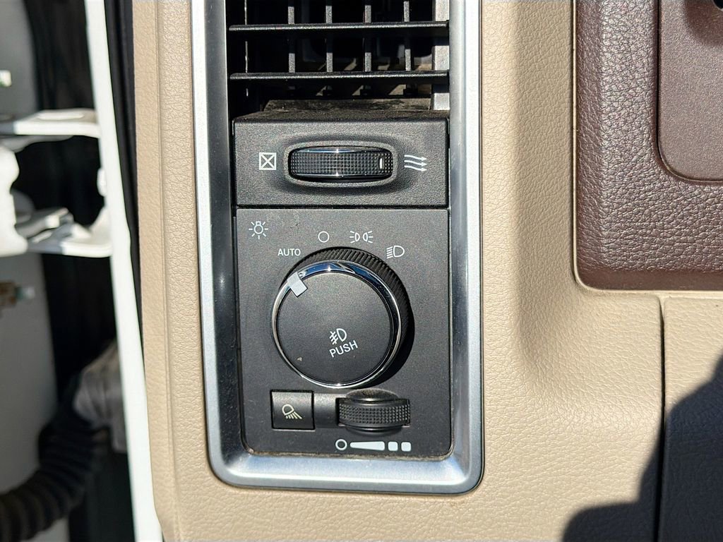 Used 2016 RAM 3500 Big Horn image 32