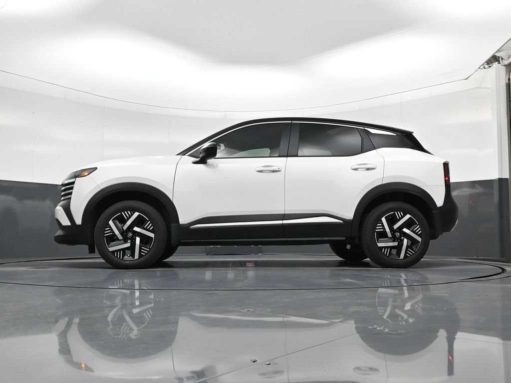 Used 2025 Nissan Kicks SV FWD image 19