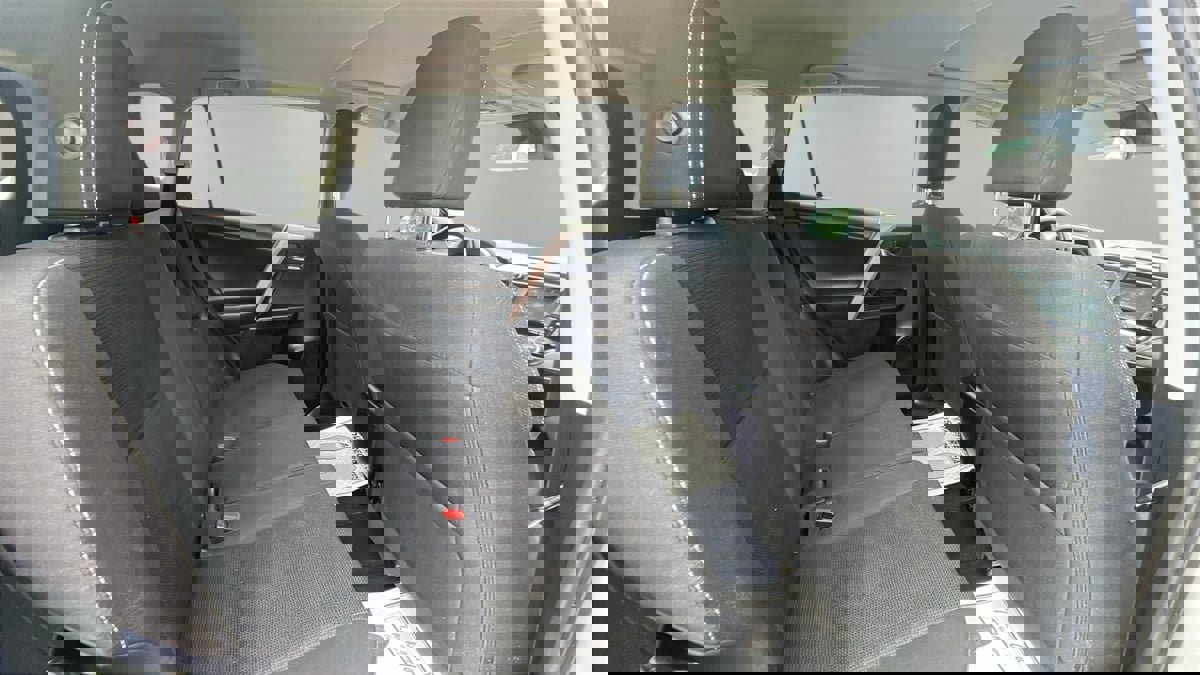 Used 2017 Toyota RAV4 XLE image 14