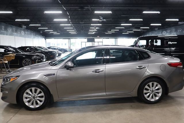 Used 2017 Kia Optima EX w/ Premium Package FWD image 2