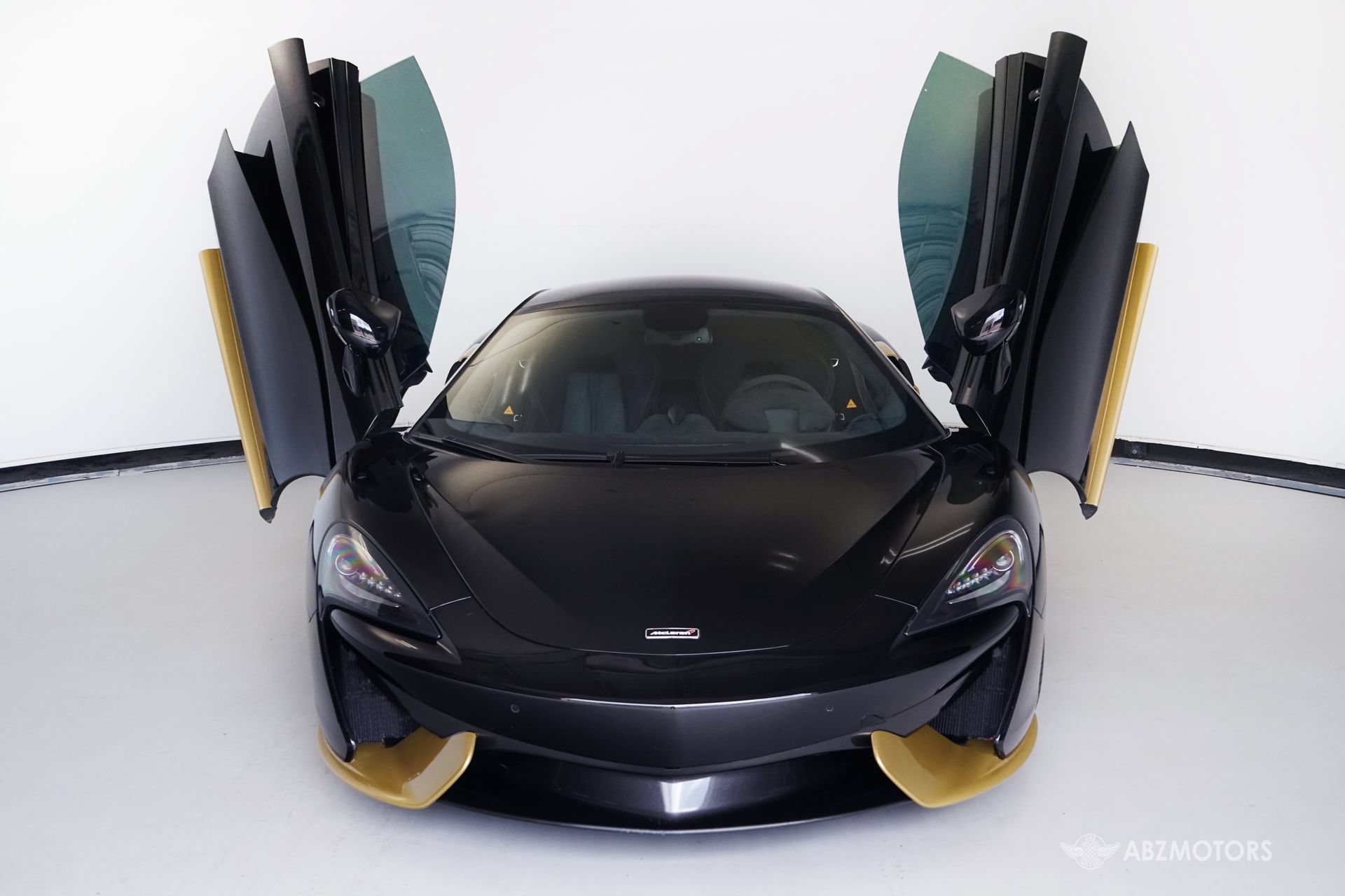 Used 2017 McLaren 570S RWD image 3