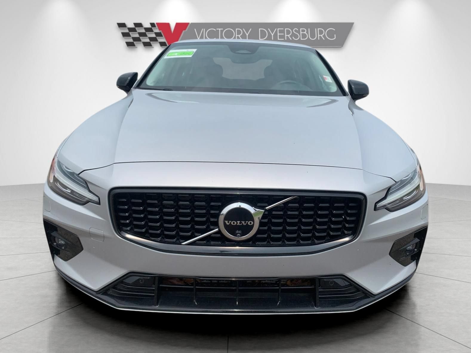 Used 2025 Volvo S60 B5 Plus AWD/4WD image 9