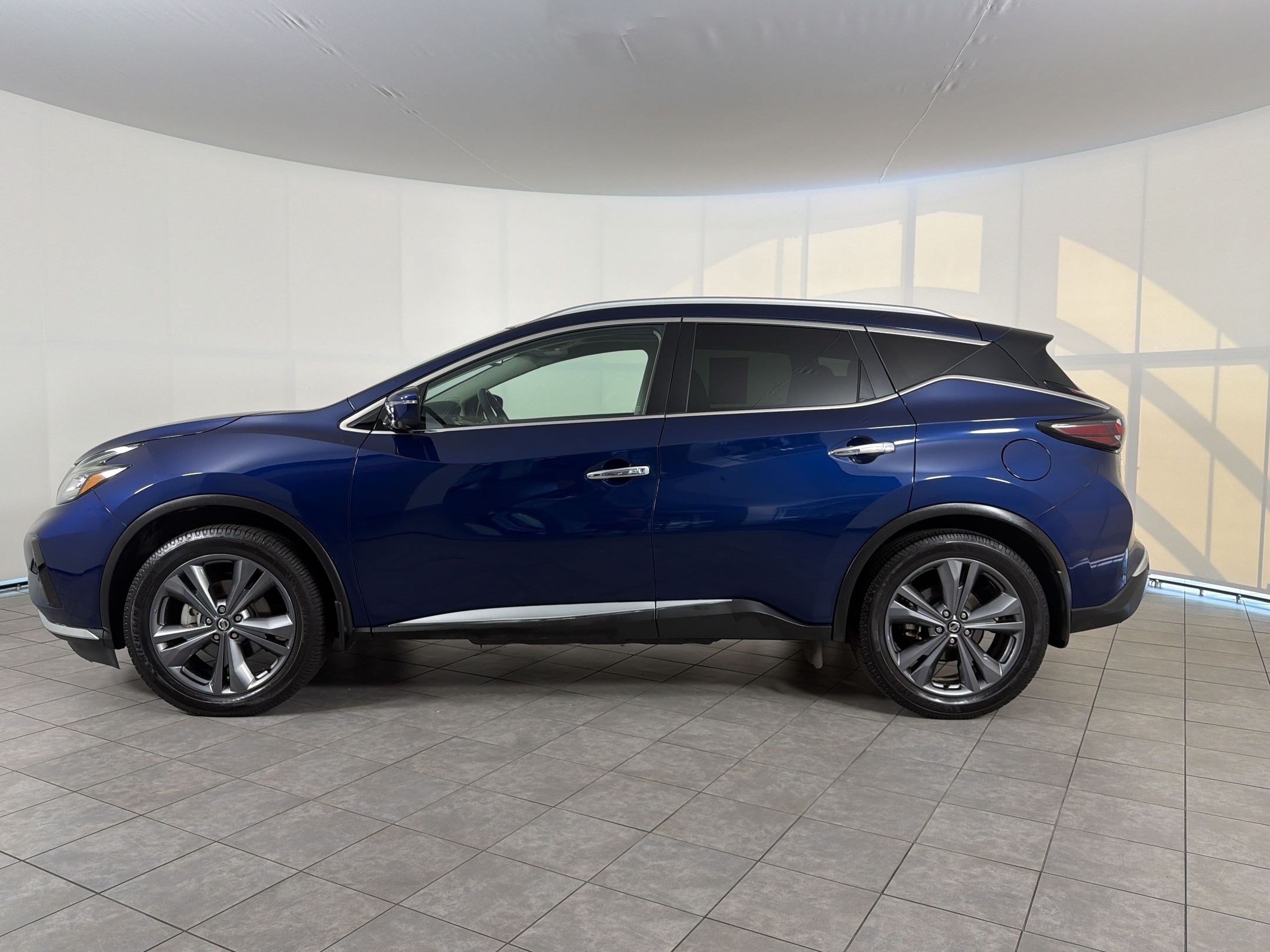 Used 2020 Nissan Murano Platinum FWD image 2