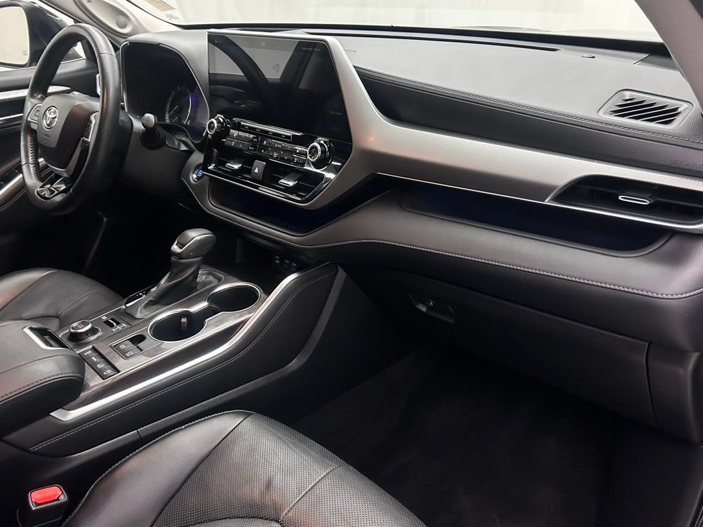 Used 2022 Toyota Highlander Platinum AWD/4WD image 20