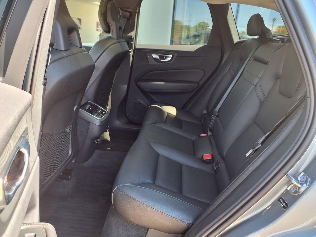 Used 2018 Volvo XC60 T5 Inscription w/ Convenience Package AWD/4WD image 8