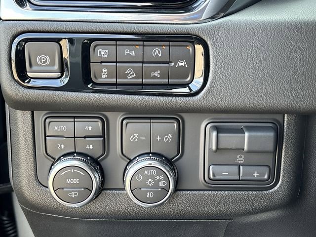 New 2026 GMC Yukon XL Denali w/ Denali Reserve Package image 18