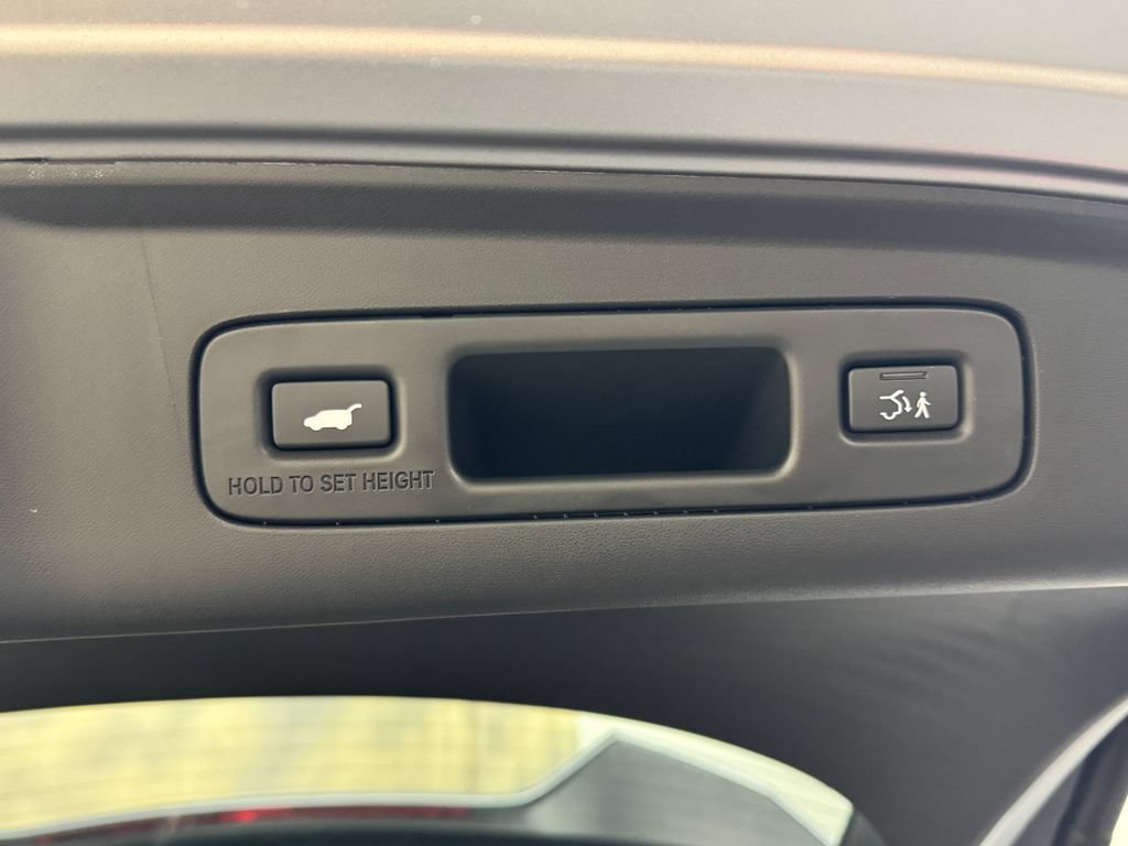 Used 2025 Acura ADX AWD image 36
