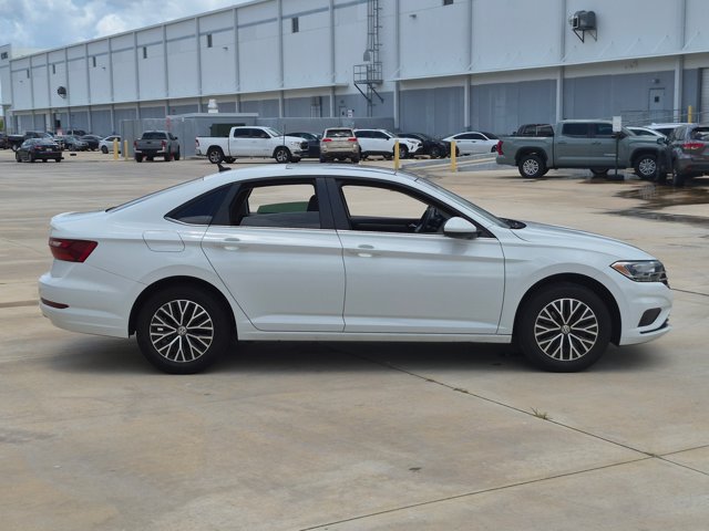 Used 2020 Volkswagen Jetta SE w/ SE Cold Weather Package FWD image 4