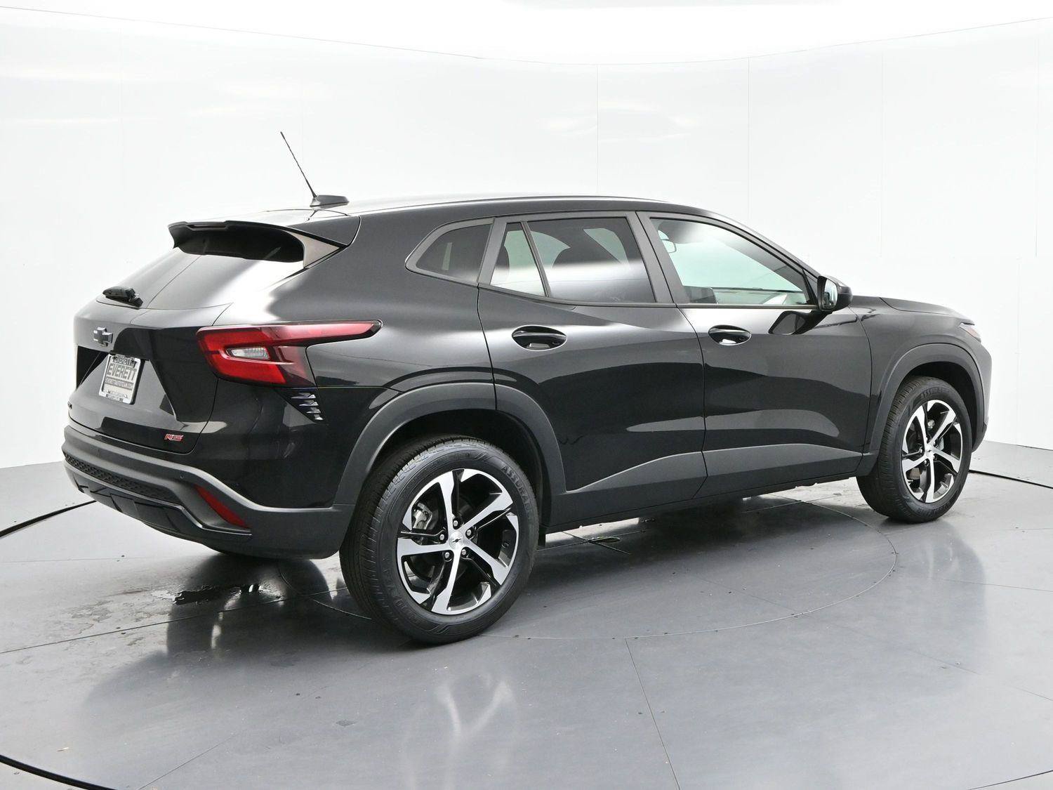 Used 2024 Chevrolet Trax RS w/ Driver Confidence Package FWD image 7