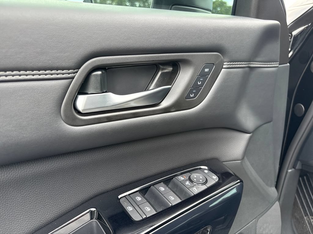 New 2026 Nissan Pathfinder Platinum FWD image 10
