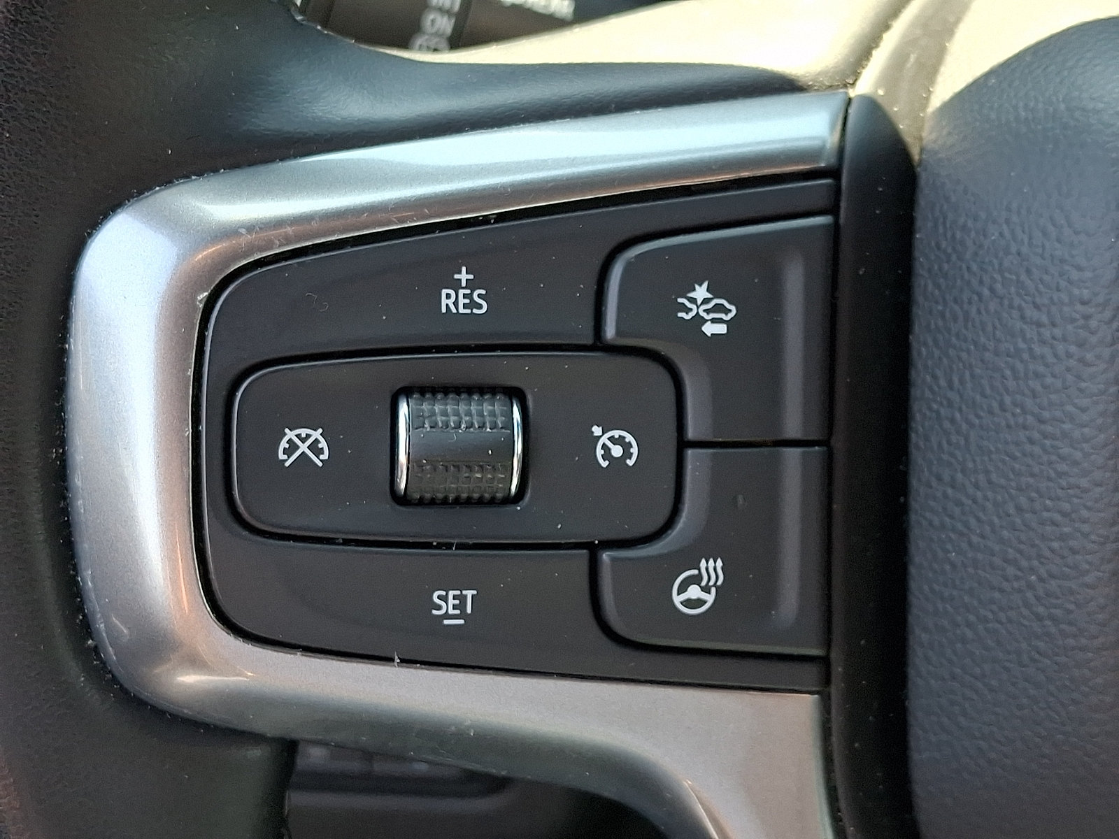 Certified 2024 Chevrolet Suburban Premier AWD/4WD image 24