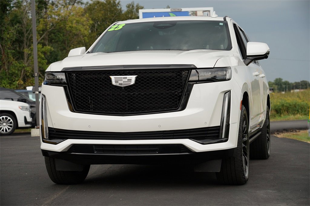 Used 2023 Cadillac Escalade ESV Sport Platinum w/ LPO, ONYX Package image 7