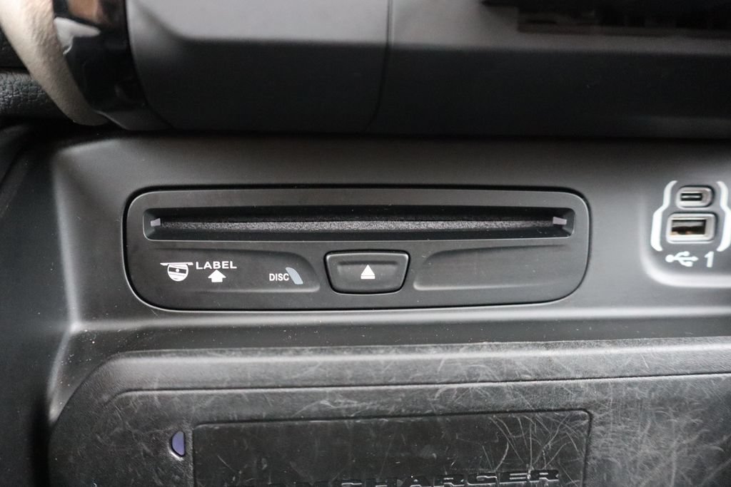 Used 2019 RAM 1500 Laramie AWD/4WD image 20