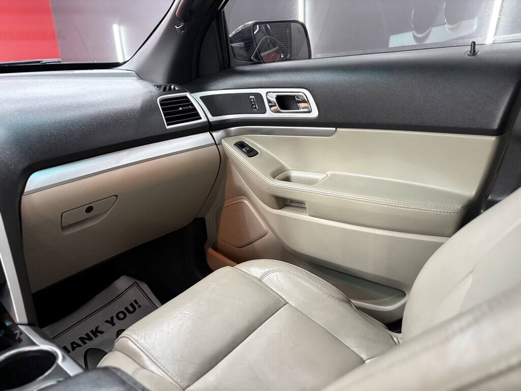 Used 2013 Ford Explorer XLT AWD/4WD image 14