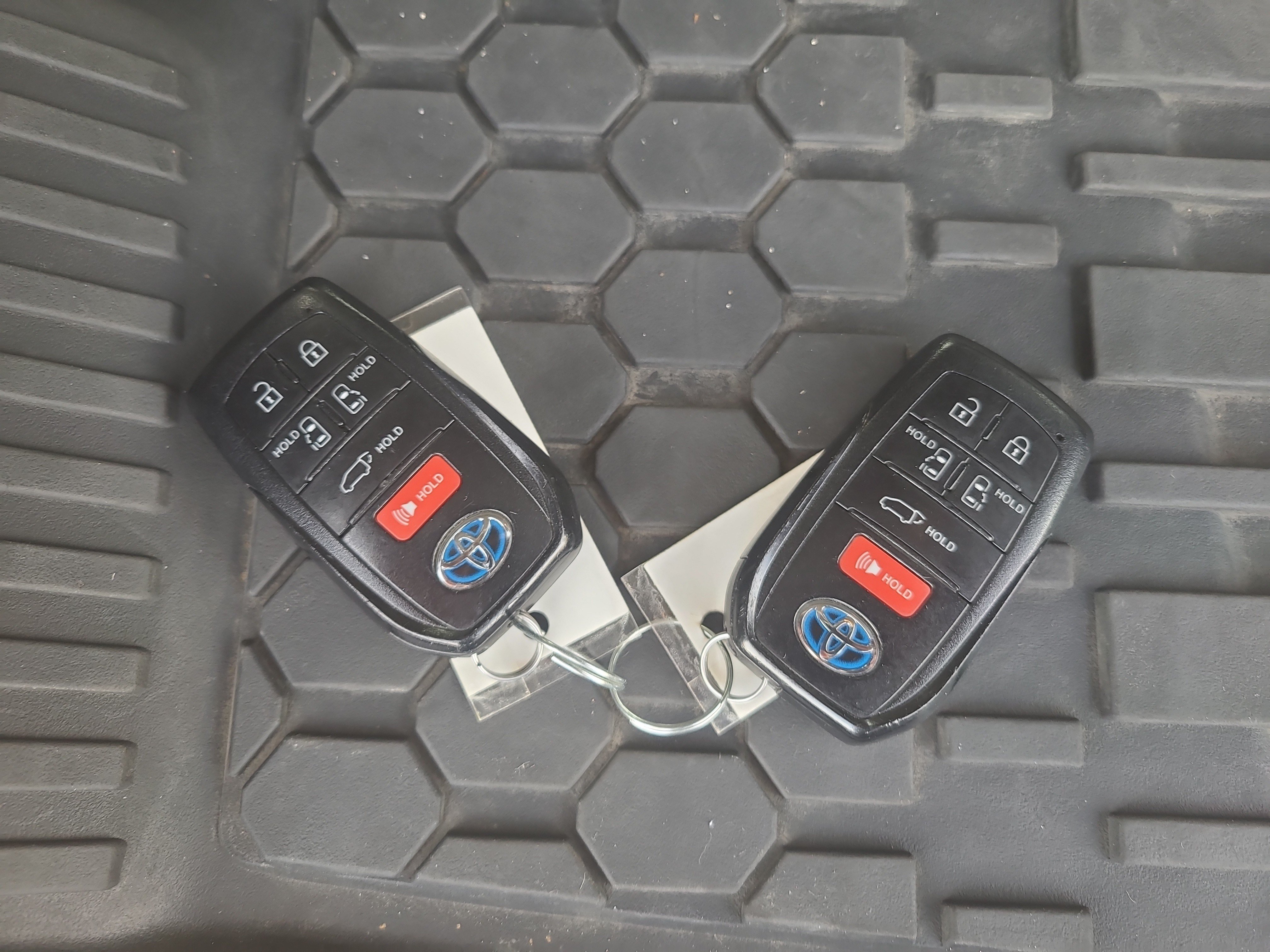 Certified 2021 Toyota Sienna XLE AWD/4WD image 32
