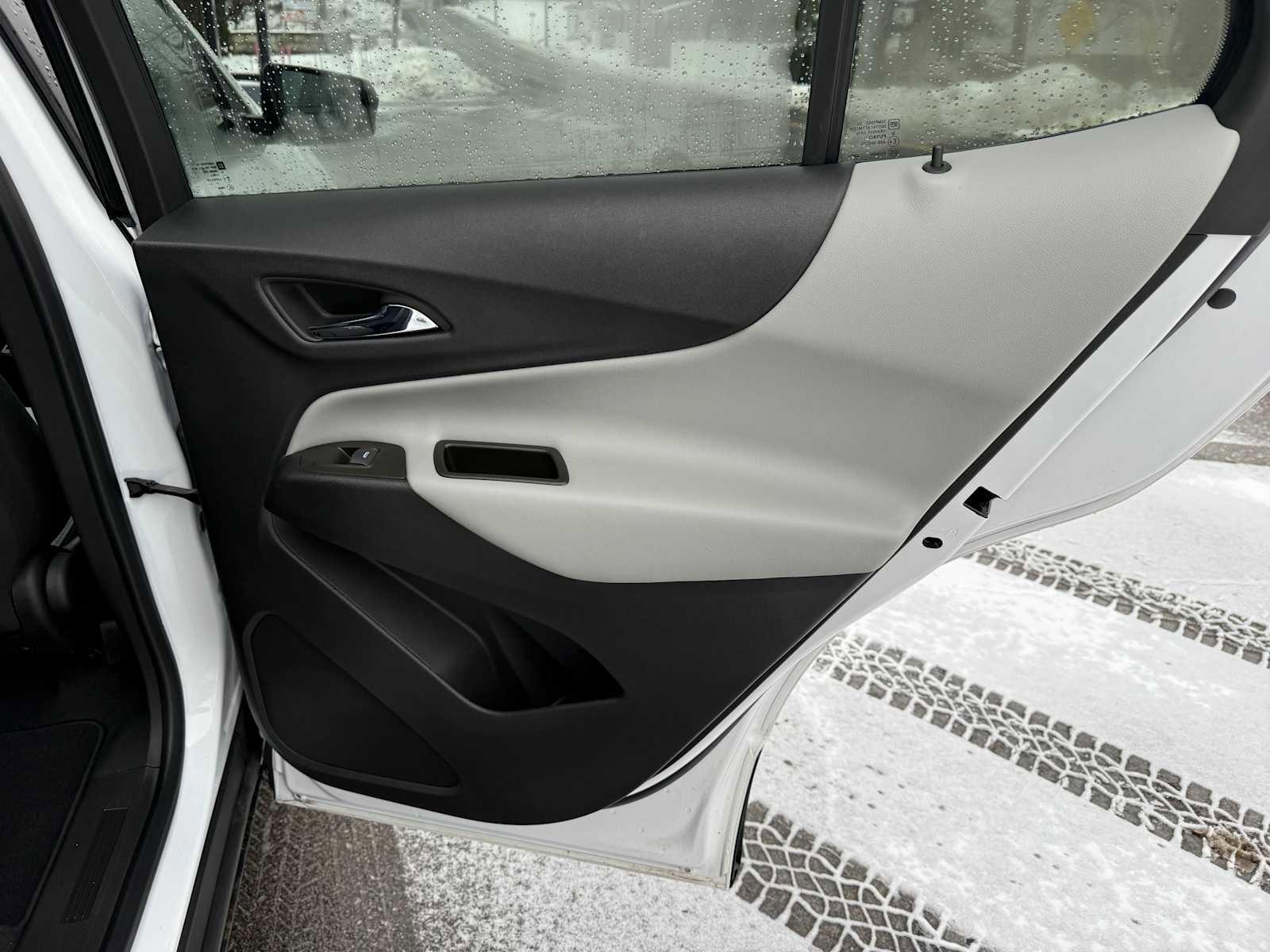 Used 2023 Chevrolet Equinox LS w/ LS Convenience Package image 31