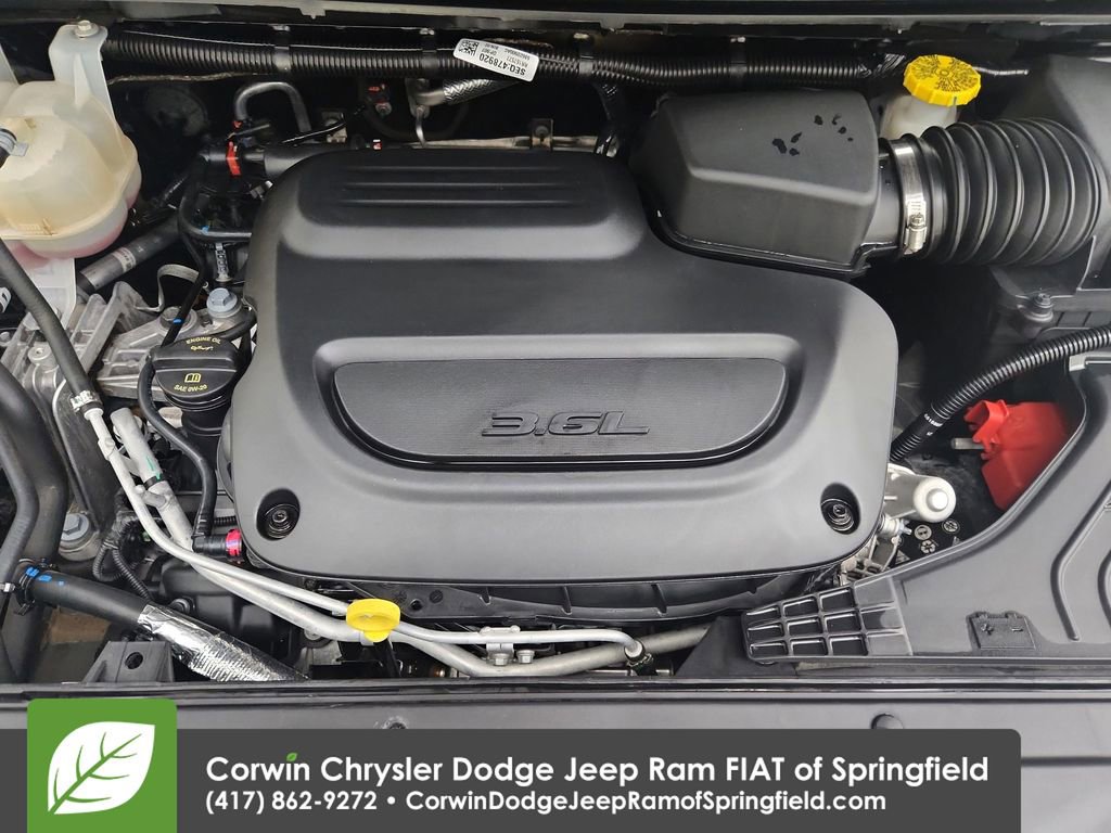 Certified 2024 Chrysler Pacifica Touring-L image 35