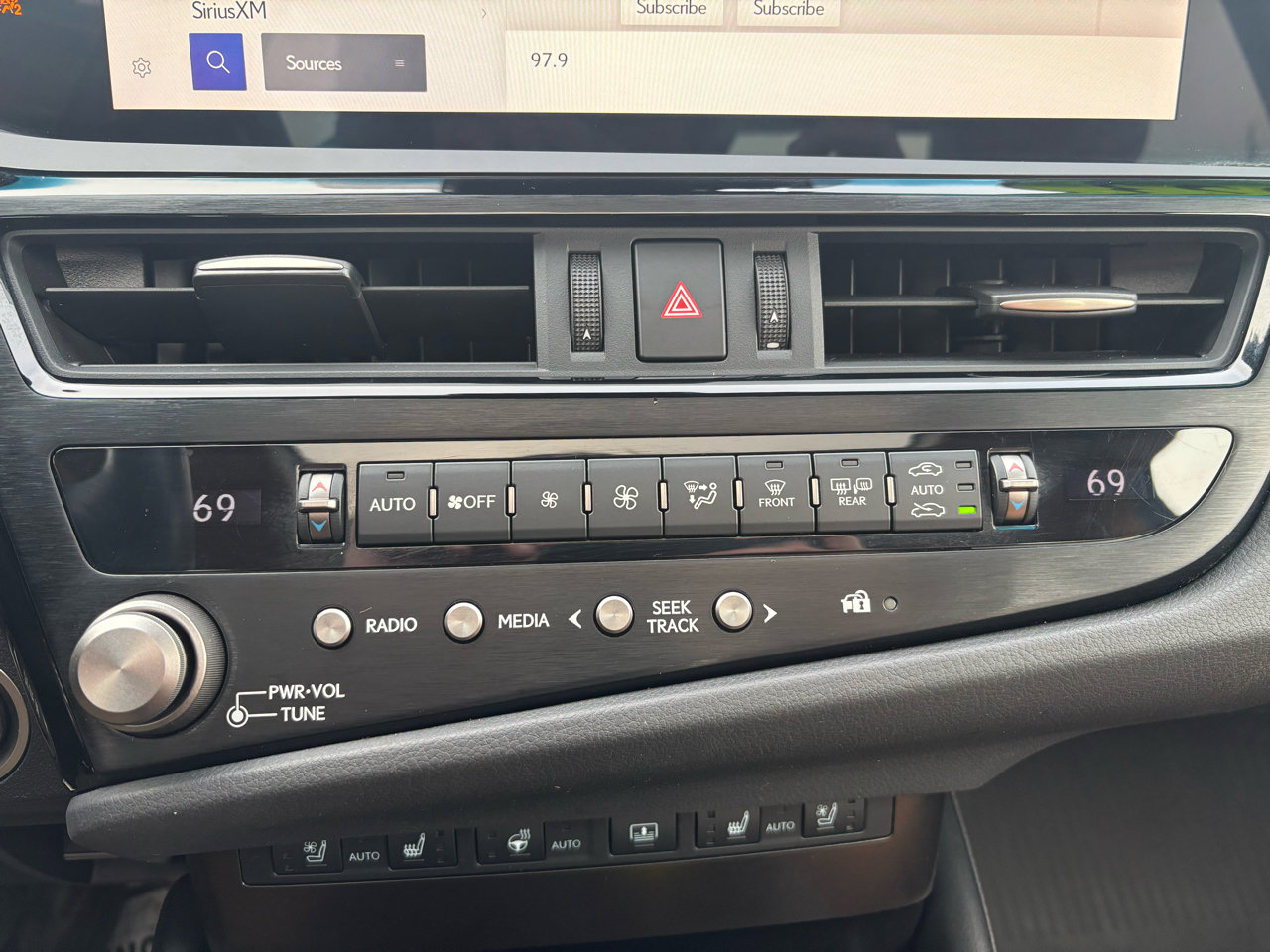 Used 2023 Lexus ES 350 w/ Accessory Package (Z1) image 25