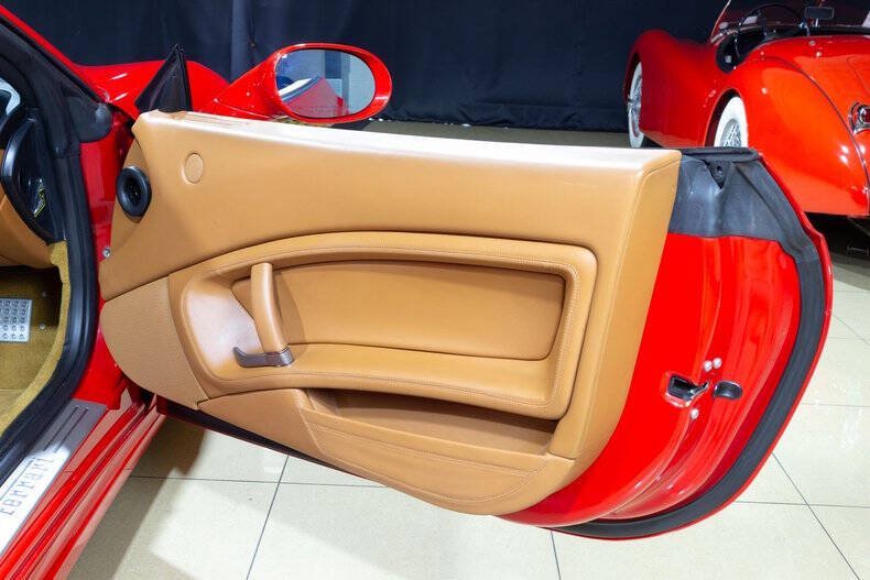 Used 2010 Ferrari California RWD image 62