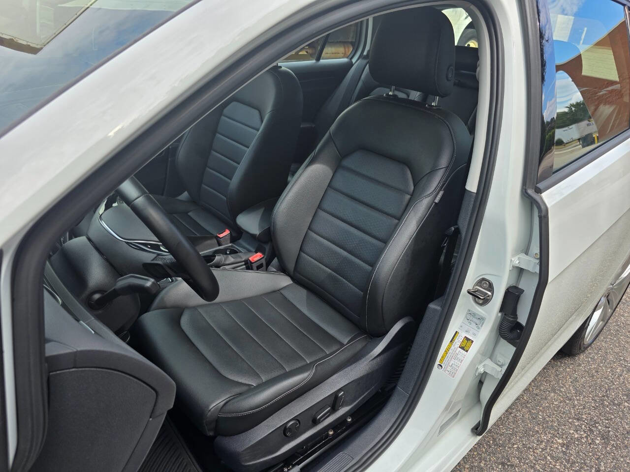 Used 2016 Volkswagen Golf SEL w/ Lighting Package (SEL) image 13