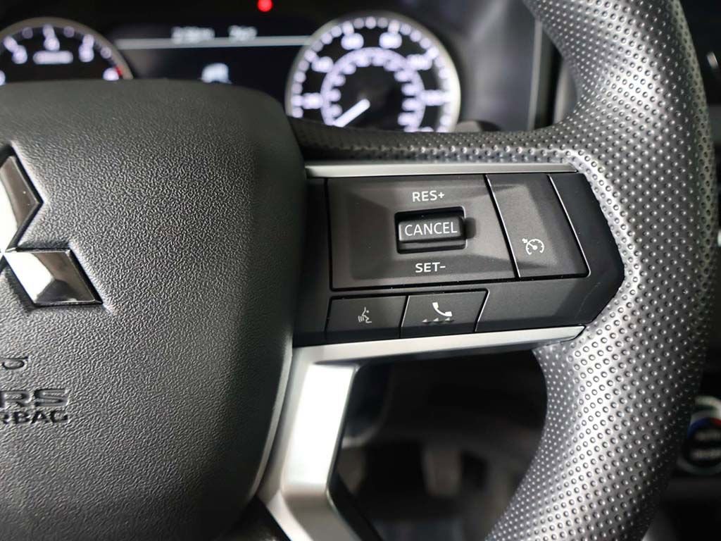 New 2026 Mitsubishi Outlander ES FWD image 39