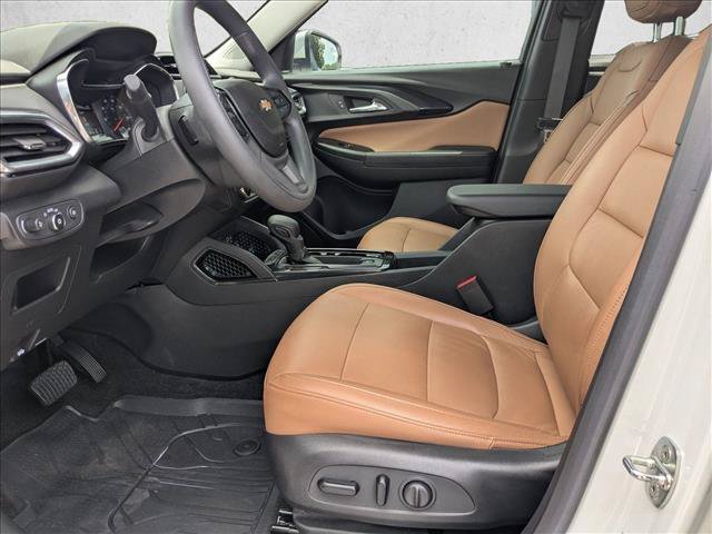 Used 2023 Chevrolet TrailBlazer LT w/ Convenience Package FWD image 11