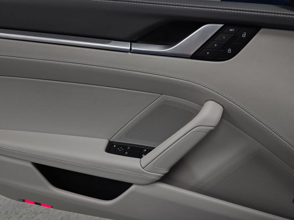 Certified 2025 Porsche 911 Carrera RWD image 23