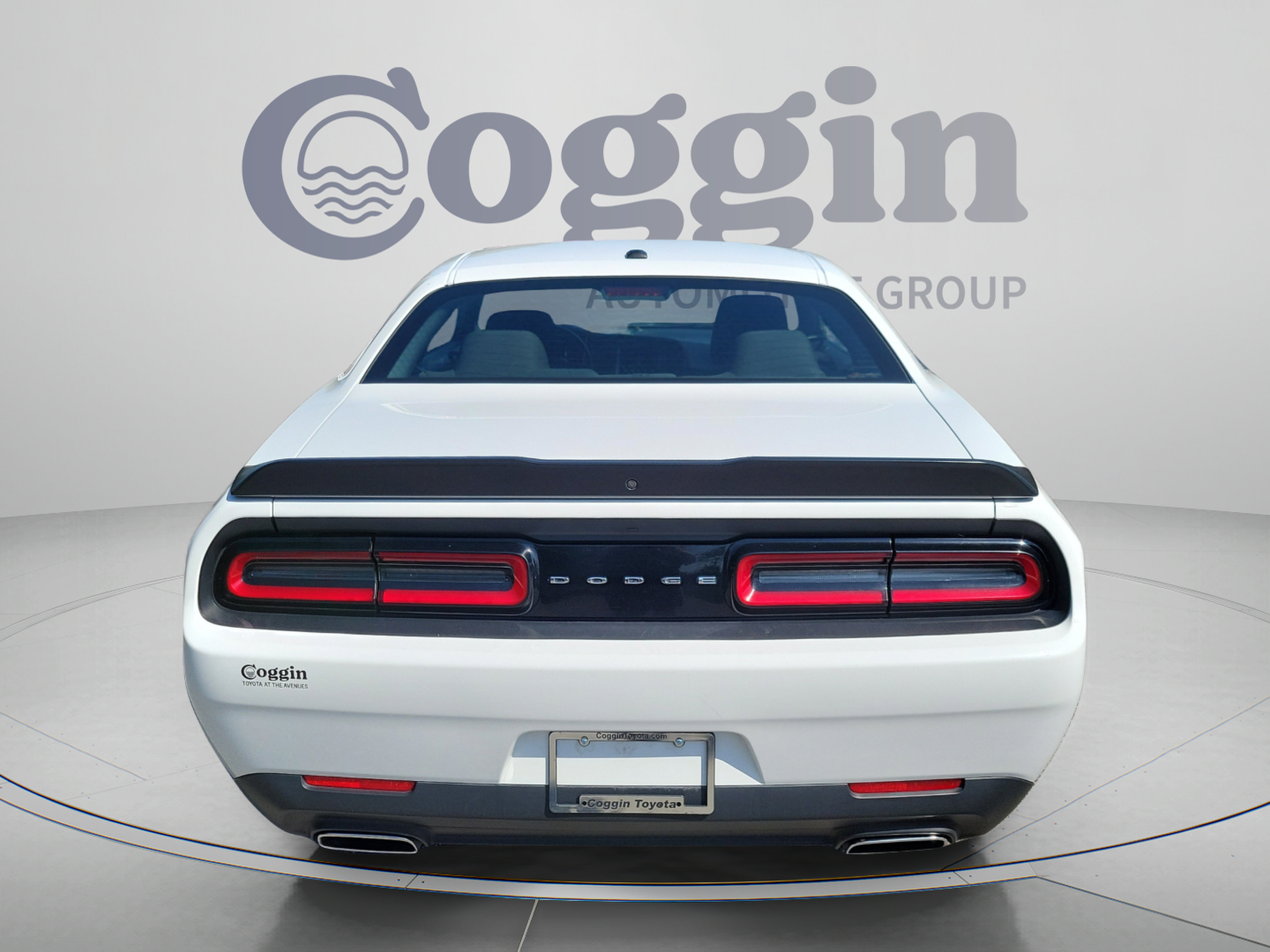 Used 2023 Dodge Challenger SXT RWD image 3