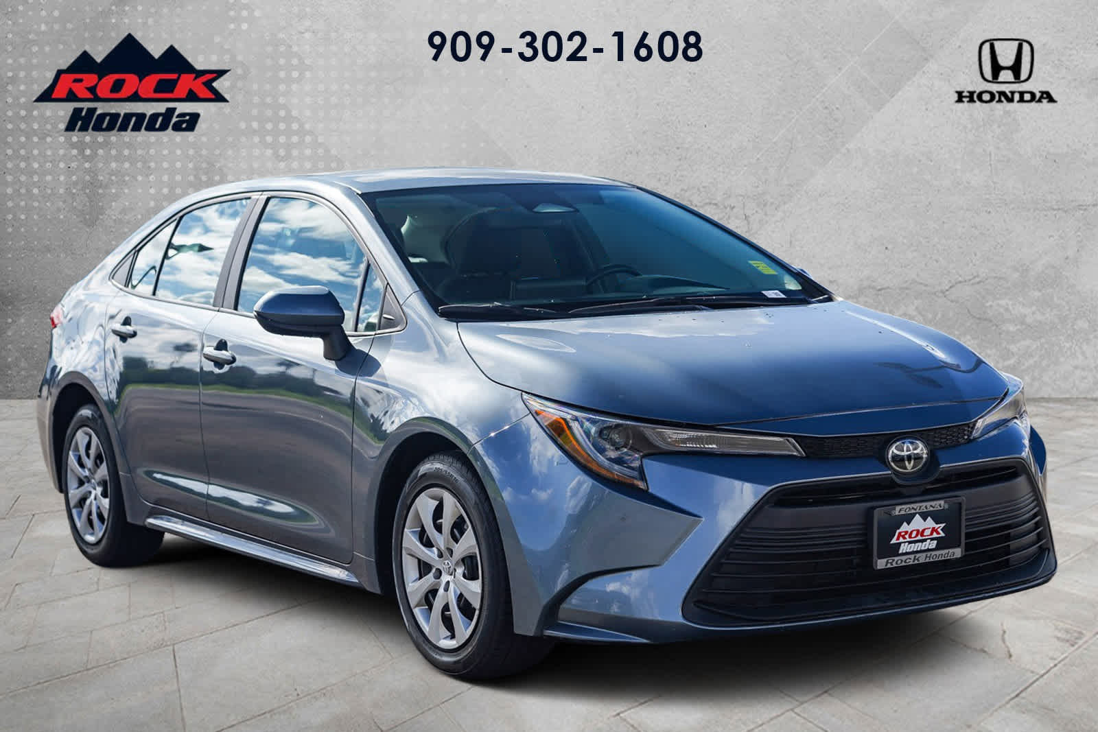 Used 2024 Toyota Corolla LE image 3