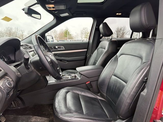 Used 2018 Ford Explorer XLT w/ Equipment Group 202A image 24