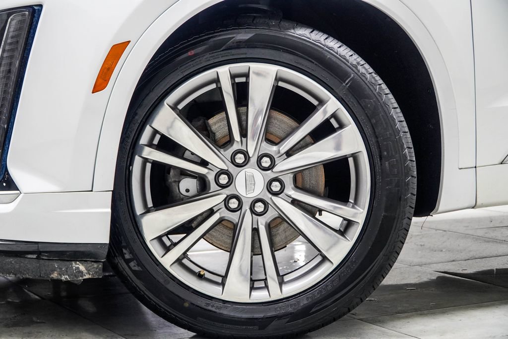 Used 2022 Cadillac XT6 Premium Luxury AWD/4WD image 6