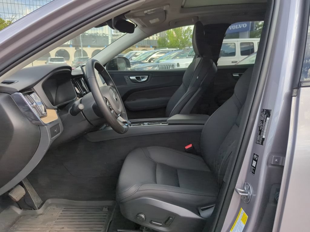 Used 2026 Volvo XC60 B5 Plus AWD/4WD image 11