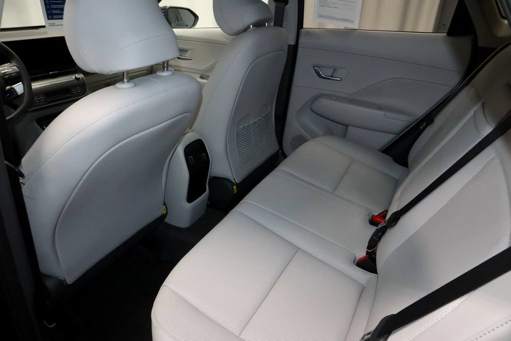 Used 2024 Hyundai Kona Limited AWD/4WD image 23