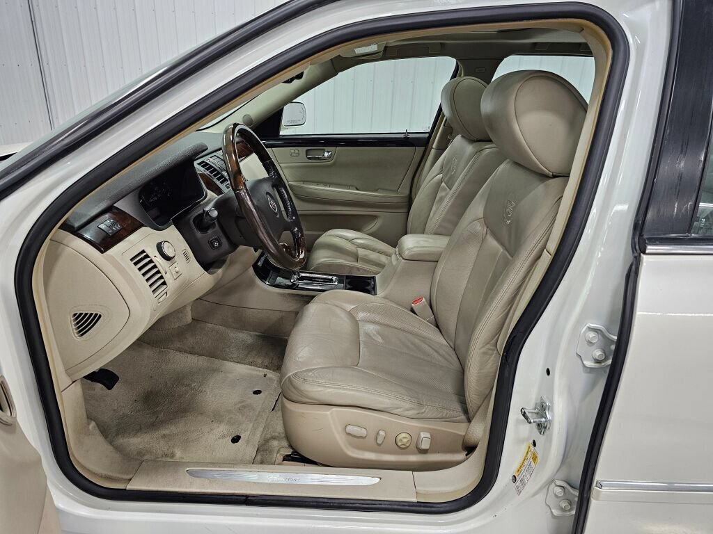 Used 2009 Cadillac DTS FWD image 11