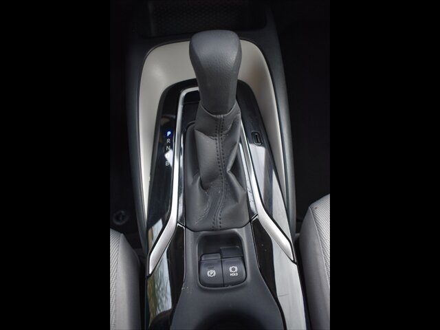 Used 2021 Toyota Corolla LE w/ Carpet Mat Package (TMS) FWD image 13