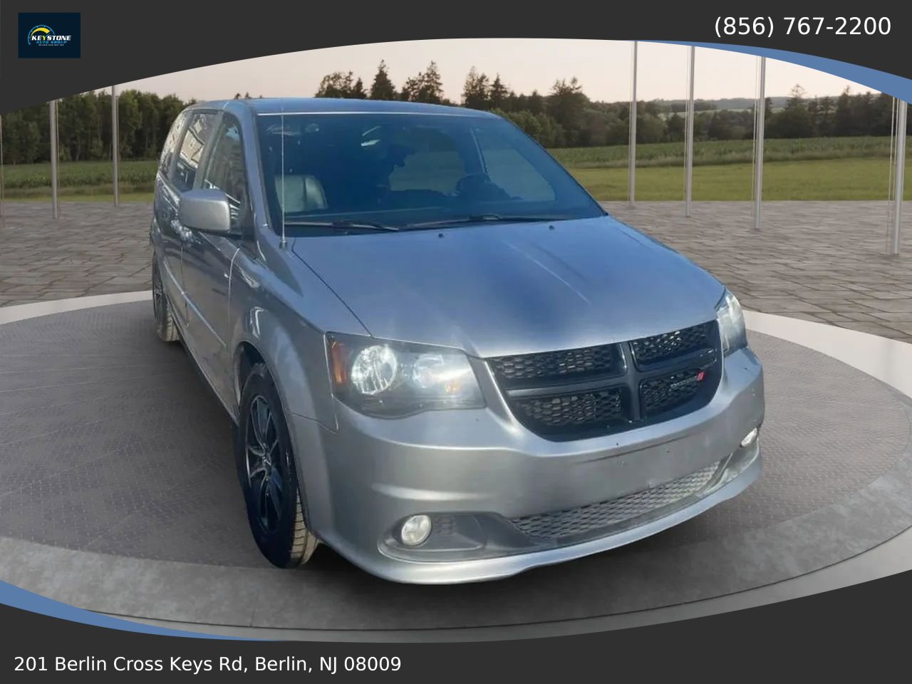 Used 2016 Dodge Grand Caravan SXT image 1