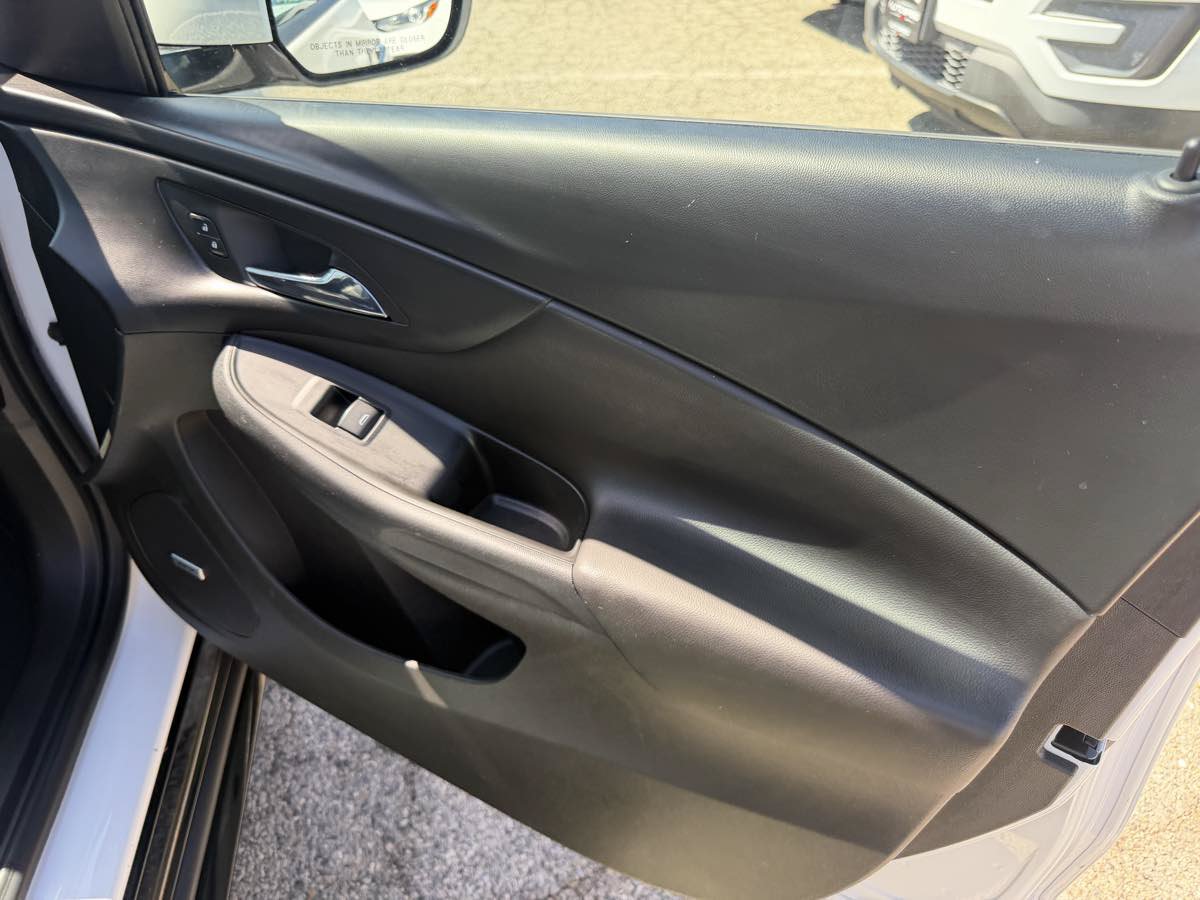 Used 2017 Chevrolet Volt Premier w/ Driver Confidence II Package FWD image 18